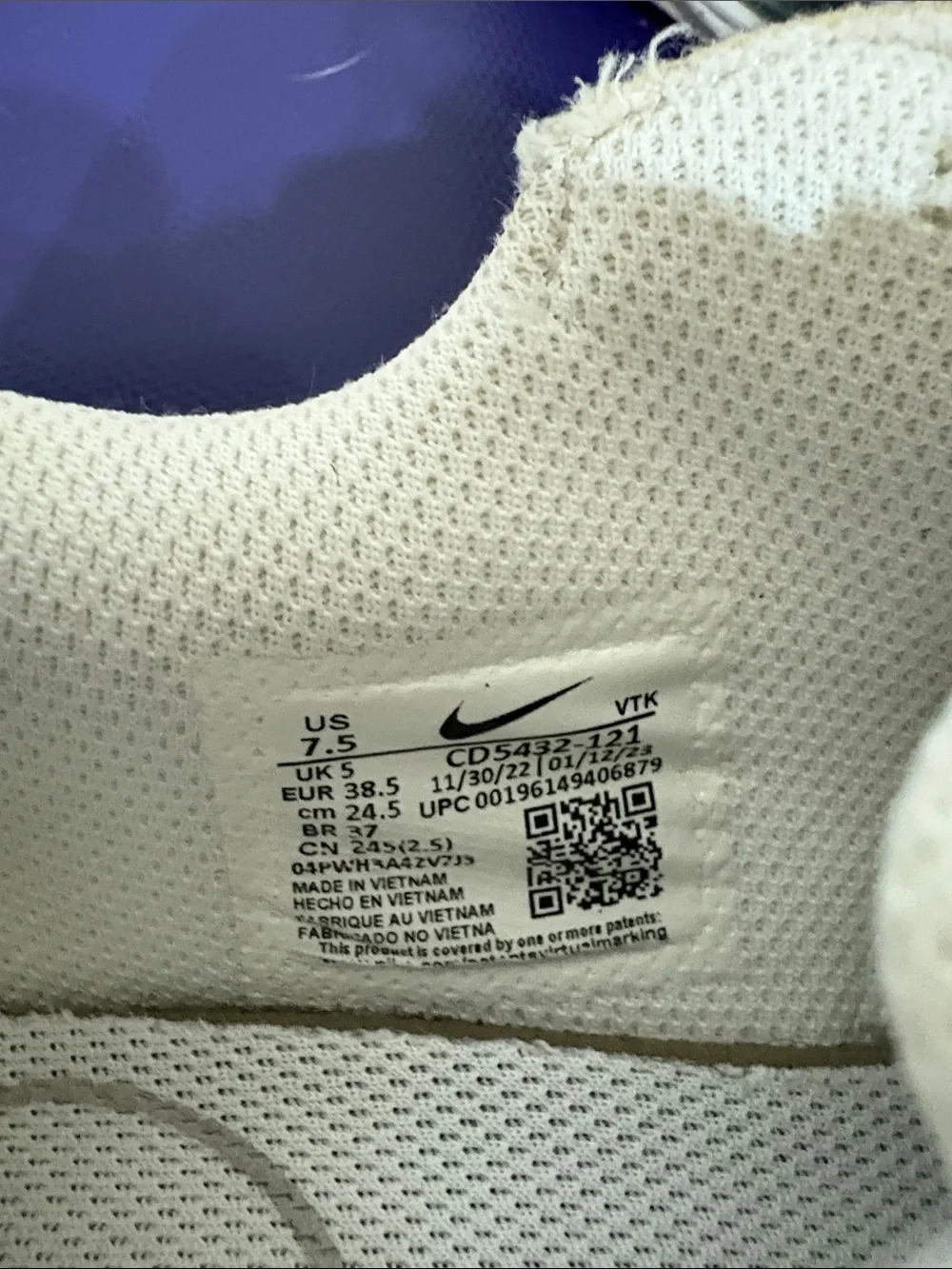 Nike Women’s White Mesh & Leather Athletic Sneakers